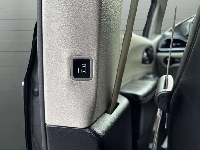 2018 Chrysler Pacifica Limited FWD - 22940467 - 15