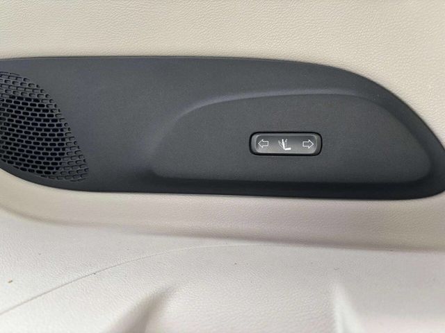 2018 Chrysler Pacifica Limited FWD - 22940467 - 19