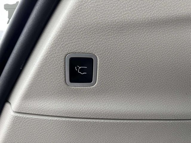 2018 Chrysler Pacifica Limited FWD - 22940467 - 22