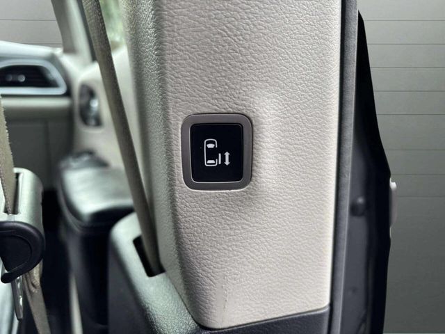 2018 Chrysler Pacifica Limited FWD - 22940467 - 29