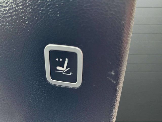 2018 Chrysler Pacifica Limited FWD - 22940467 - 30