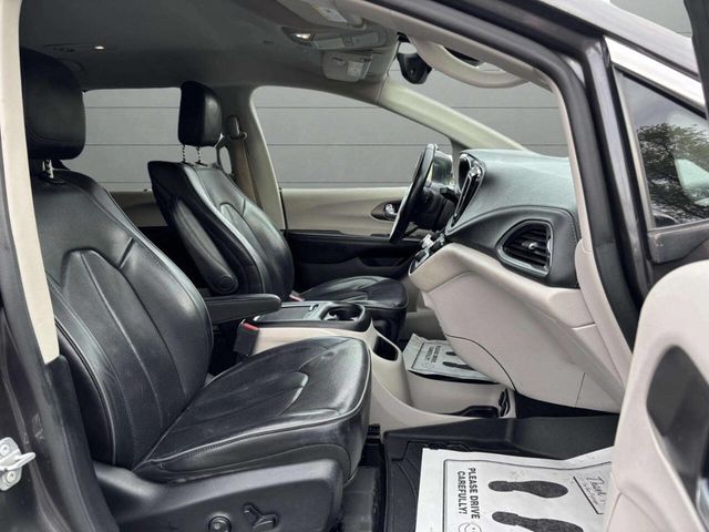 2018 Chrysler Pacifica Limited FWD - 22940467 - 32