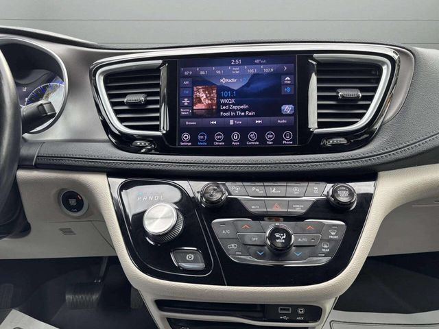 2018 Chrysler Pacifica Limited FWD - 22940467 - 34