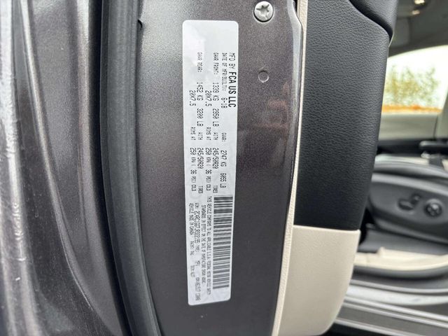 2018 Chrysler Pacifica Limited FWD - 22940467 - 46