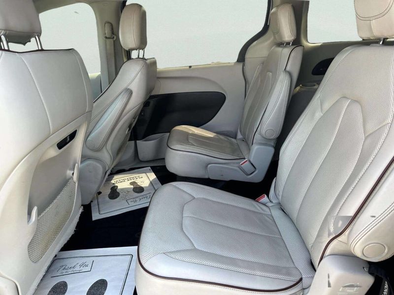 2018 Chrysler Pacifica Limited FWD - 23051491 - 10