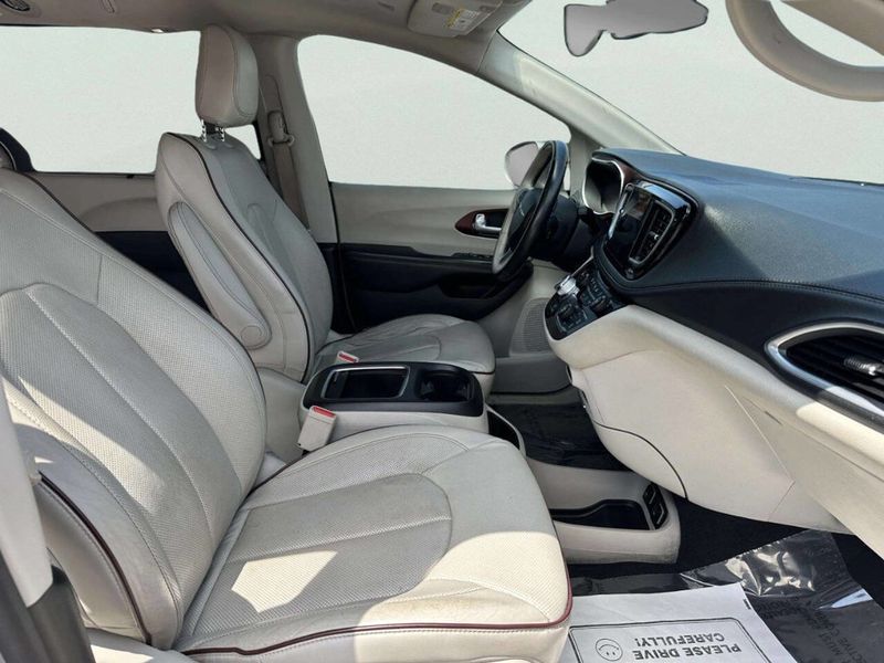 2018 Chrysler Pacifica Limited FWD - 23051491 - 17