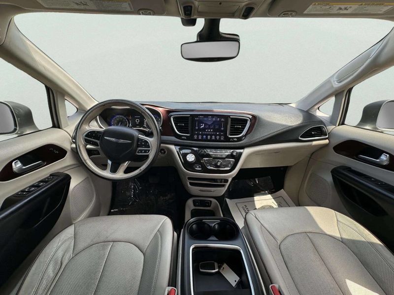 2018 Chrysler Pacifica Limited FWD - 23051491 - 21