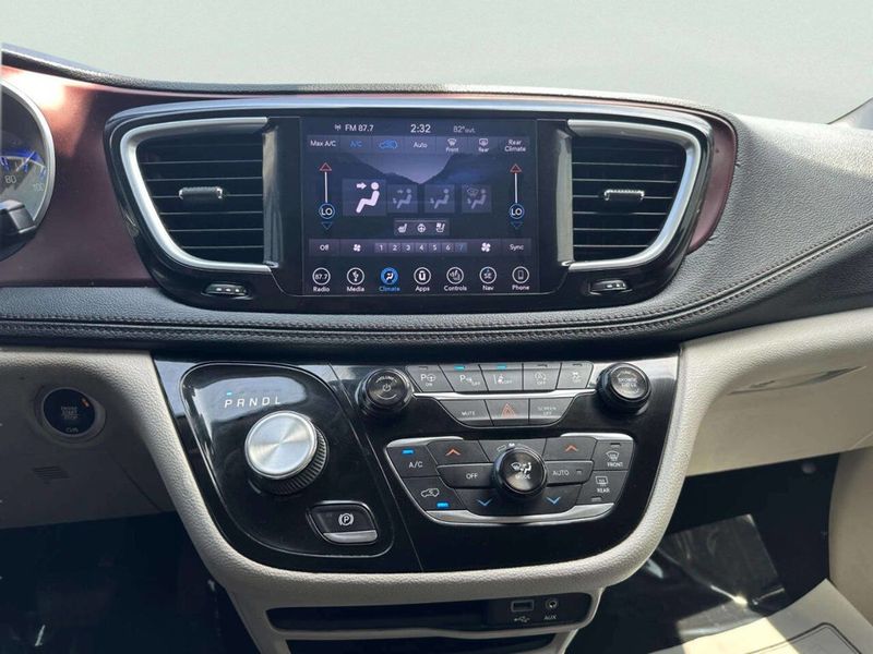2018 Chrysler Pacifica Limited FWD - 23051491 - 30