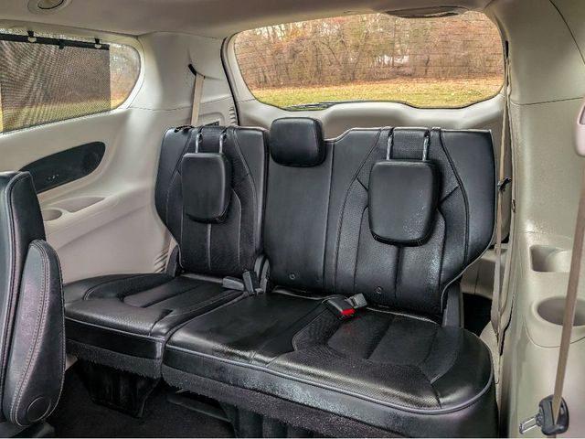 2018 Chrysler Pacifica Limited FWD - 23012833 - 11