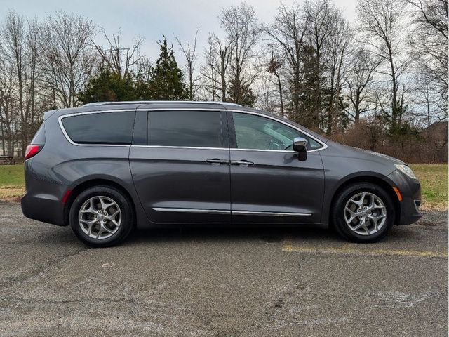 2018 Chrysler Pacifica Limited FWD - 23012833 - 3
