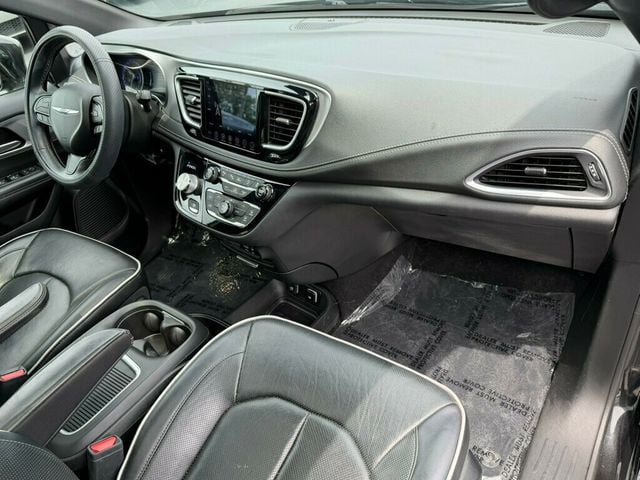 2018 Chrysler Pacifica Limited FWD - 23039702 - 10