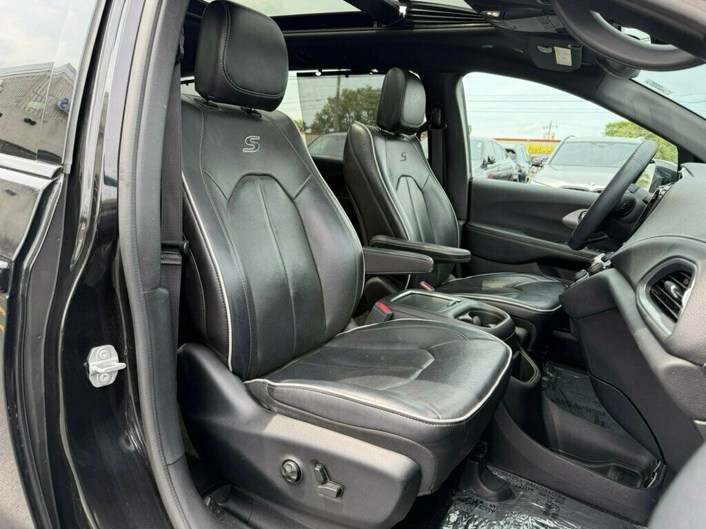 2018 Chrysler Pacifica Limited FWD - 23039702 - 14