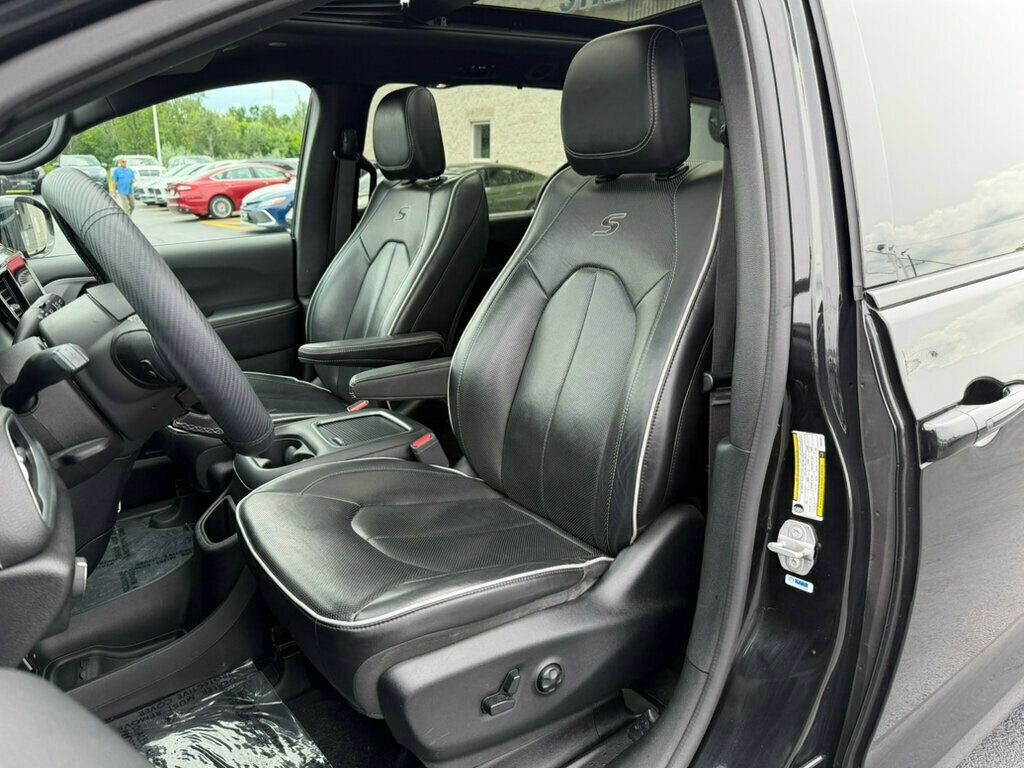 2018 Chrysler Pacifica Limited FWD - 23039702 - 15