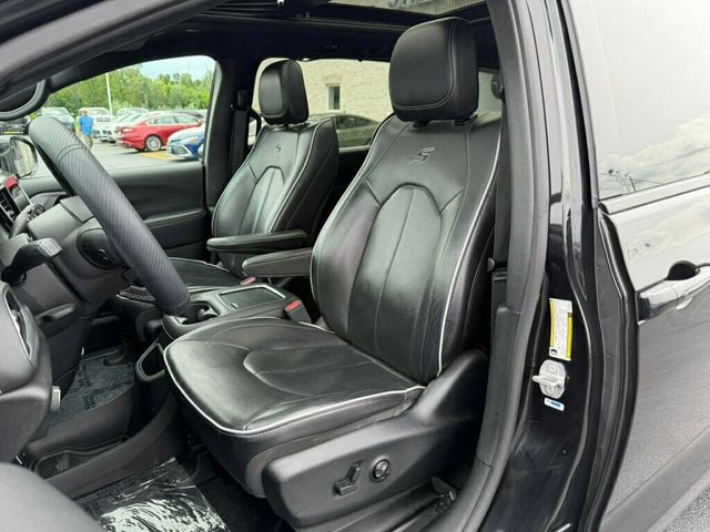 2018 Chrysler Pacifica Limited FWD - 23039702 - 15