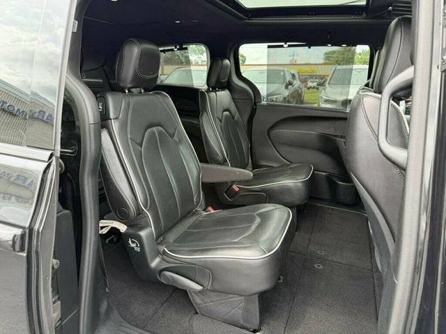 2018 Chrysler Pacifica Limited FWD - 23039702 - 18