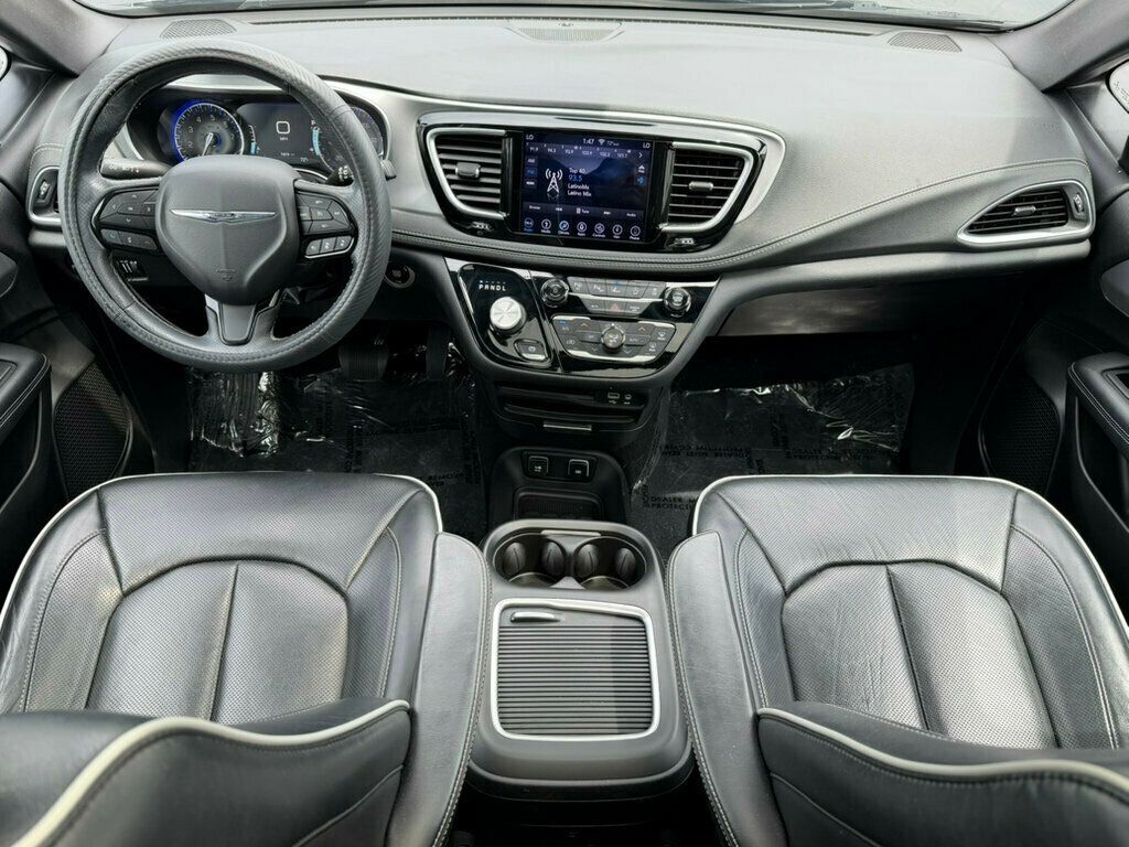 2018 Chrysler Pacifica Limited FWD - 23039702 - 1