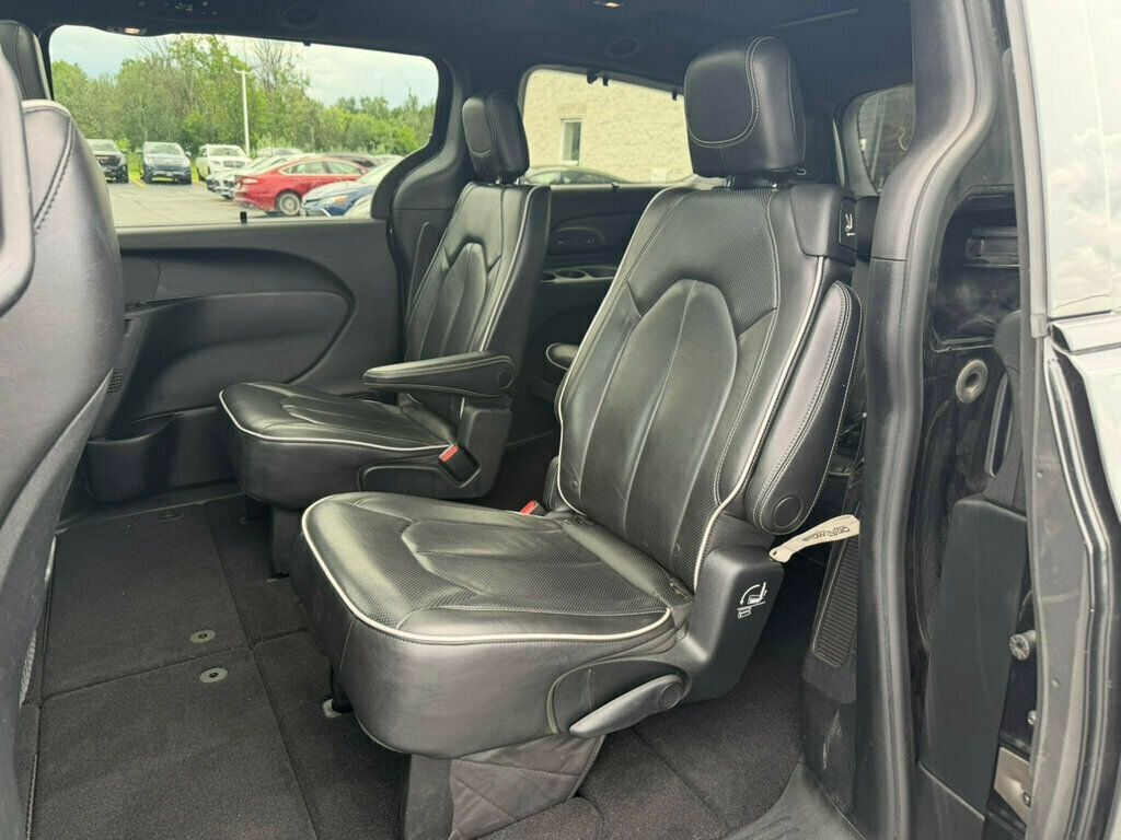 2018 Chrysler Pacifica Limited FWD - 23039702 - 21