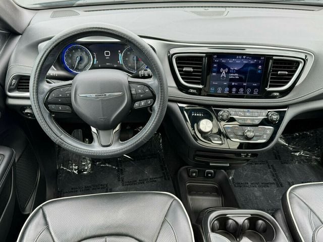 2018 Chrysler Pacifica Limited FWD - 23039702 - 26