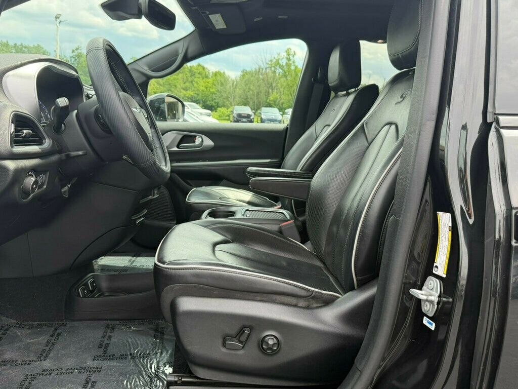 2018 Chrysler Pacifica Limited FWD - 23039702 - 42