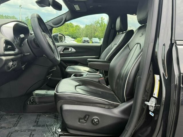 2018 Chrysler Pacifica Limited FWD - 23039702 - 42