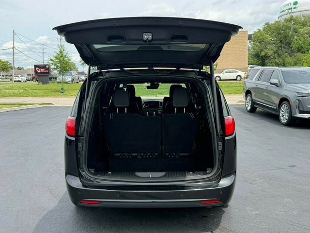 2018 Chrysler Pacifica Limited FWD - 23039702 - 44