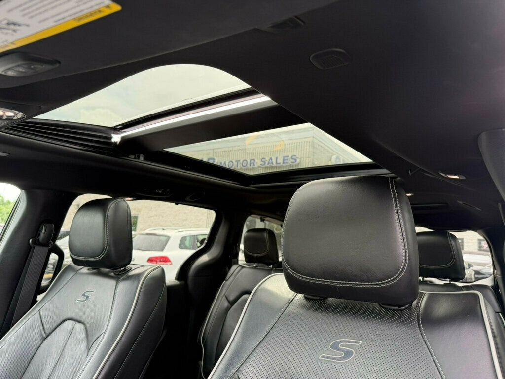 2018 Chrysler Pacifica Limited FWD - 23039702 - 4