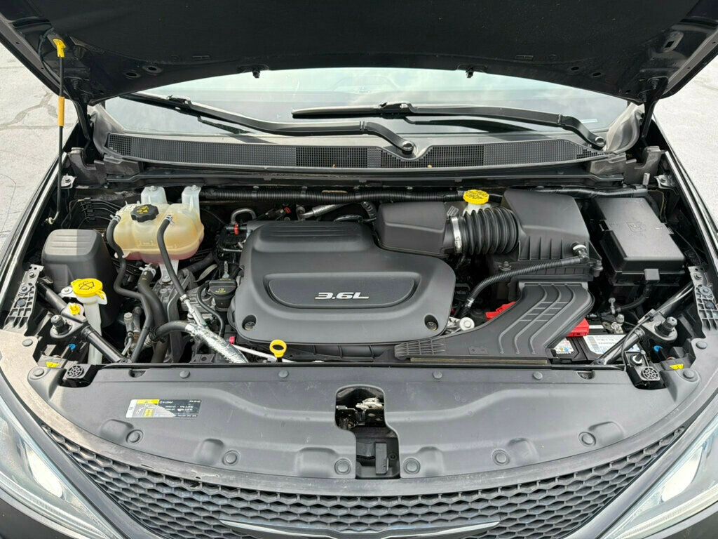 2018 Chrysler Pacifica Limited FWD - 23039702 - 51