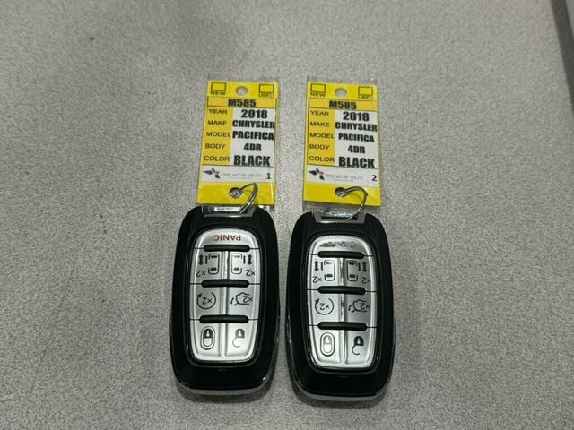 2018 Chrysler Pacifica Limited FWD - 23039702 - 5