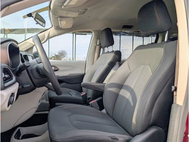 2018 Chrysler Pacifica LX FWD - 22959539 - 13