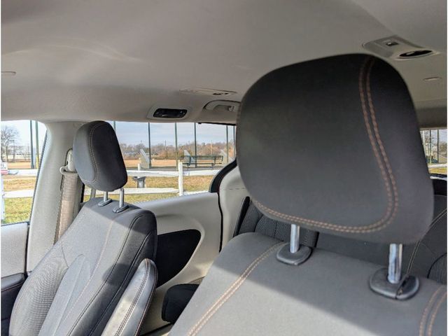 2018 Chrysler Pacifica LX FWD - 22959539 - 14