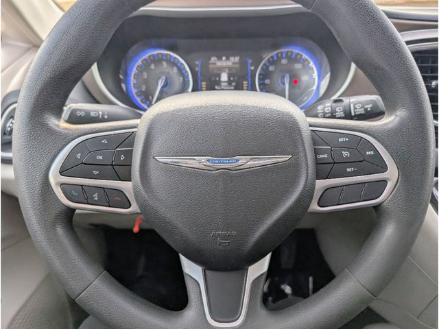 2018 Chrysler Pacifica LX FWD - 22959539 - 18