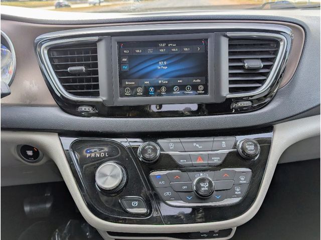 2018 Chrysler Pacifica LX FWD - 22959539 - 24