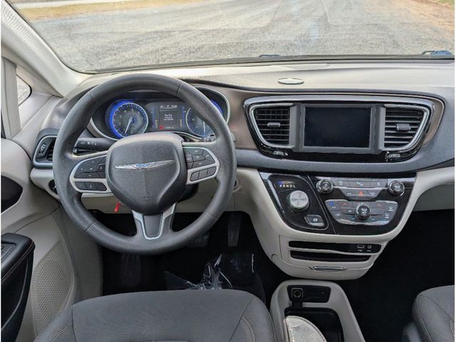 2018 Chrysler Pacifica LX FWD - 22959539 - 26