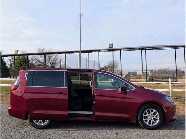 2018 Chrysler Pacifica LX FWD - 23071261 - 11