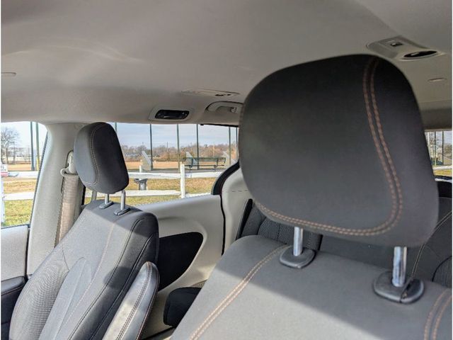 2018 Chrysler Pacifica LX FWD - 23071261 - 14