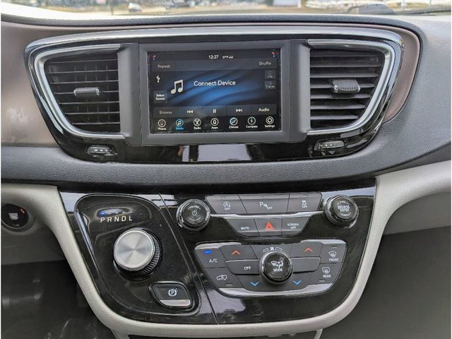 2018 Chrysler Pacifica LX FWD - 23071261 - 21