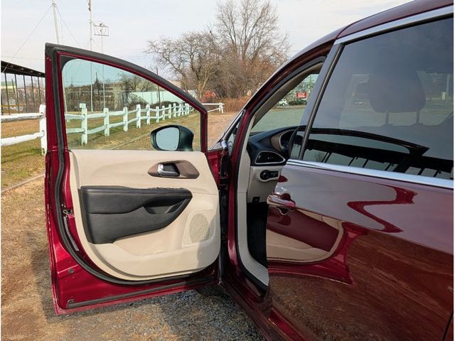2018 Chrysler Pacifica LX FWD - 23071261 - 8
