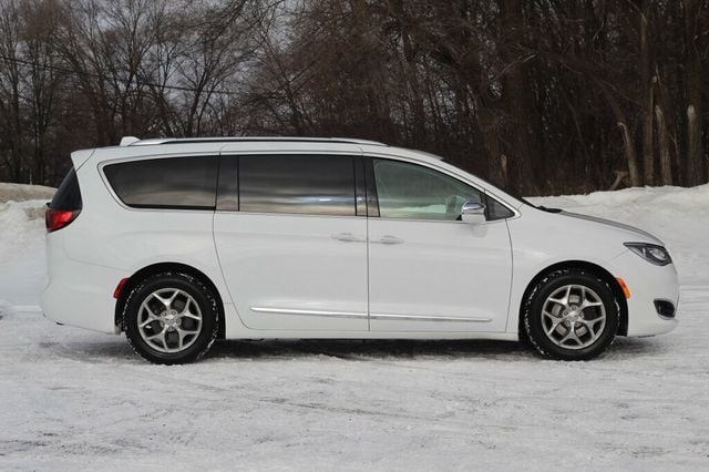 2018 Chrysler Pacifica ON SALE...LIMITED W/ LEATHER, MOONROOF, NAVIGATION - 22976093 - 1