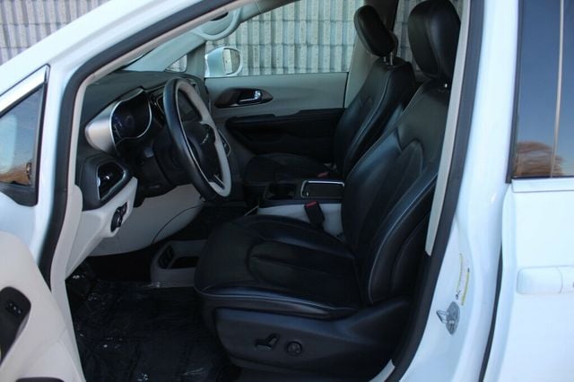 2018 Chrysler Pacifica ON SALE...LIMITED W/ LEATHER, MOONROOF, NAVIGATION - 22976093 - 22