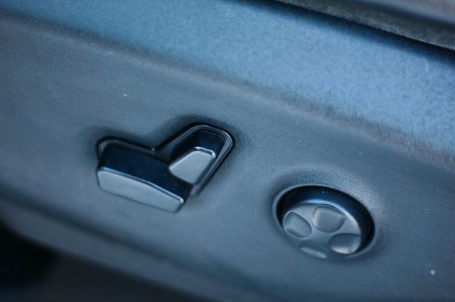 2018 Chrysler Pacifica ON SALE...LIMITED W/ LEATHER, MOONROOF, NAVIGATION - 22976093 - 25