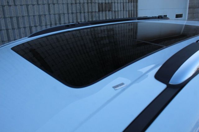 2018 Chrysler Pacifica ON SALE...LIMITED W/ LEATHER, MOONROOF, NAVIGATION - 22976093 - 35