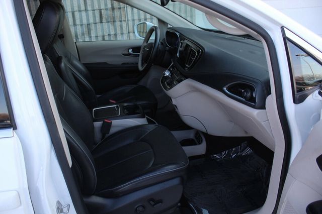 2018 Chrysler Pacifica ON SALE...LIMITED W/ LEATHER, MOONROOF, NAVIGATION - 22976093 - 7