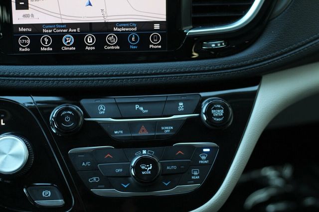 2018 Chrysler Pacifica ON SALE...LIMITED W/ LEATHER, MOONROOF, NAVIGATION AND NEW TIRES - 22976093 - 15