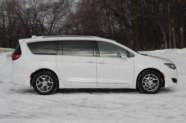 2018 Chrysler Pacifica ON SALE...LIMITED W/ LEATHER, MOONROOF, NAVIGATION AND NEW TIRES - 22976093 - 1