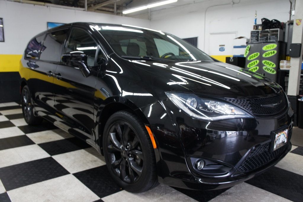 2018 Chrysler Pacifica S Appearance Package - 22398669 - 1