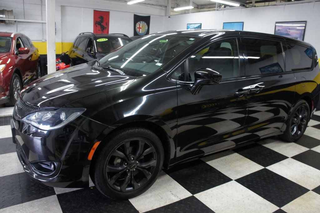 2018 Chrysler Pacifica S Appearance Package - 22398669 - 2