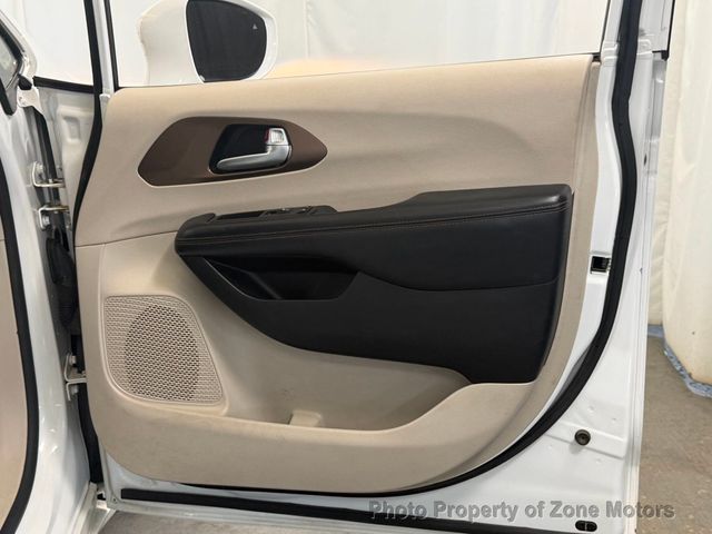 2018 Chrysler Pacifica Touring L FWD - 23037186 - 13