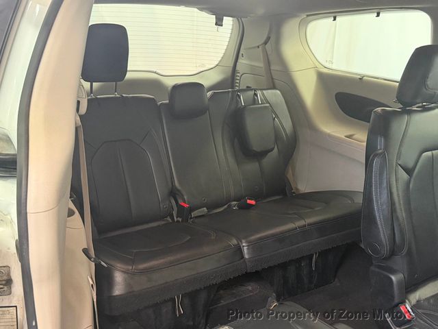 2018 Chrysler Pacifica Touring L FWD - 23037186 - 17