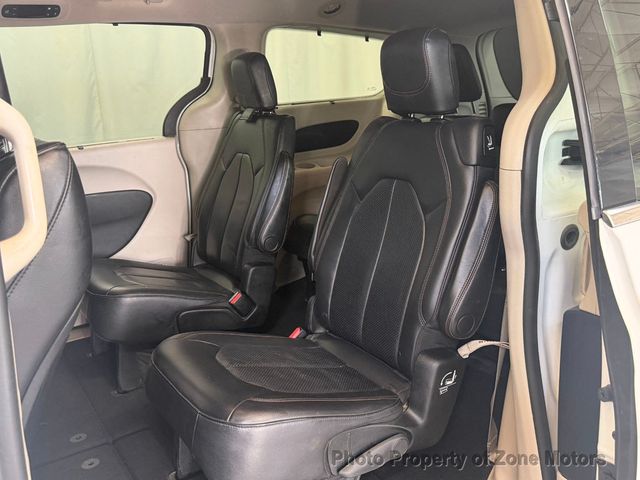 2018 Chrysler Pacifica Touring L FWD - 23037186 - 19