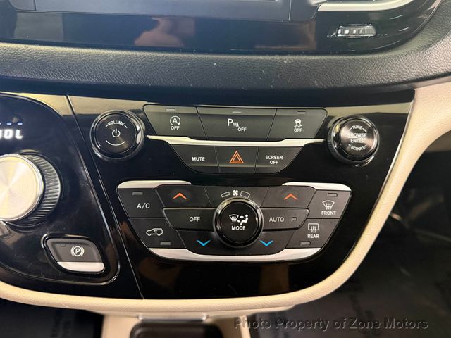 2018 Chrysler Pacifica Touring L FWD - 23037186 - 36